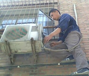 石家庄裕华富士通中央空调维修-空调加氟 24小时服务图片